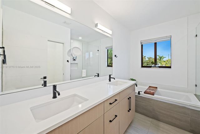 1226 NE 11th Ave, Fort Lauderdale, FL 33304