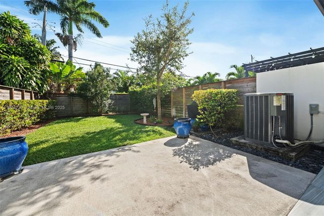 1226 NE 11th Ave, Fort Lauderdale, FL 33304