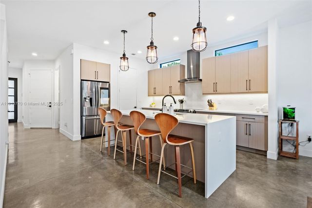 1226 NE 11th Ave, Fort Lauderdale, FL 33304