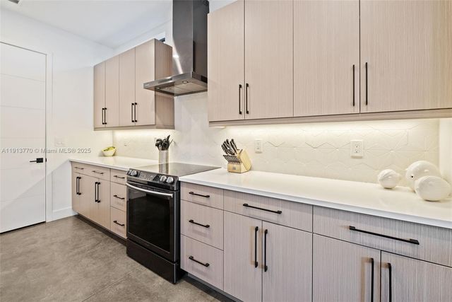 1226 NE 11th Ave, Fort Lauderdale, FL 33304