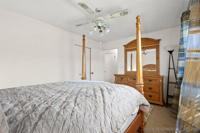 910 E Springdale Loop, Ardmore, OK 73401