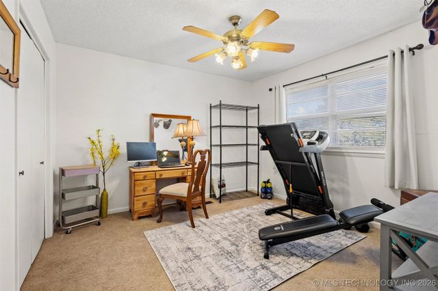 910 E Springdale Loop, Ardmore, OK 73401