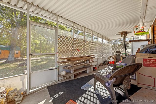 910 E Springdale Loop, Ardmore, OK 73401