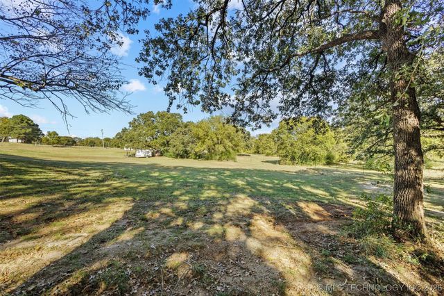 910 E Springdale Loop, Ardmore, OK 73401