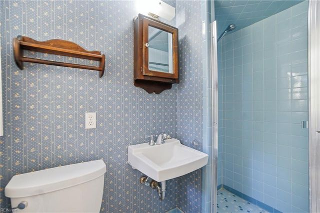 2904 Prince Of Wales DR, Chesapeake, VA 23321