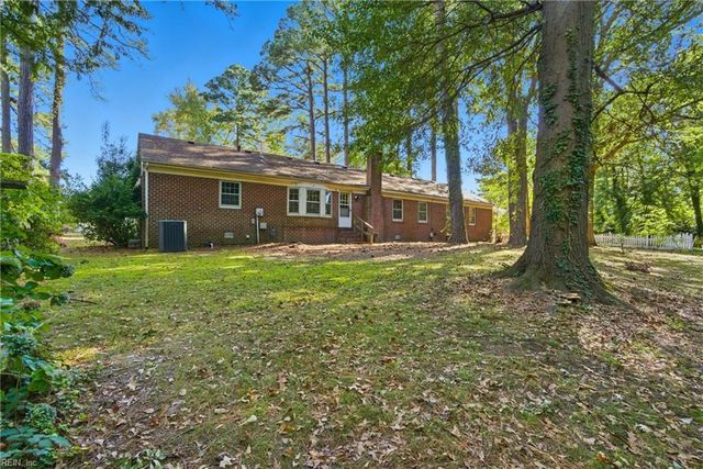 2904 Prince Of Wales DR, Chesapeake, VA 23321