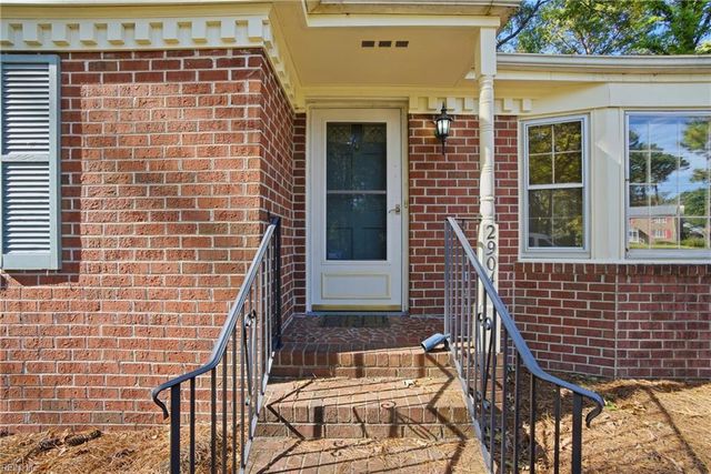 2904 Prince Of Wales DR, Chesapeake, VA 23321