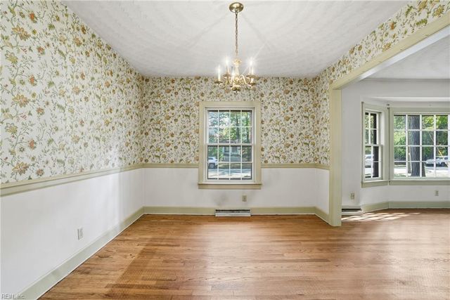 2904 Prince Of Wales DR, Chesapeake, VA 23321