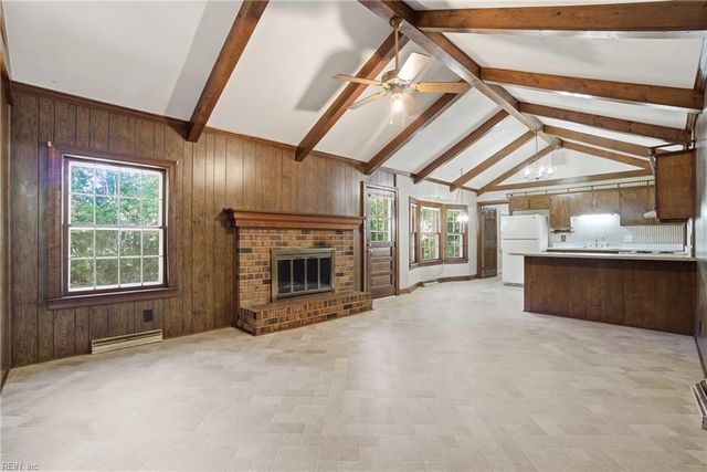 2904 Prince Of Wales DR, Chesapeake, VA 23321