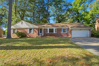 2904 Prince Of Wales DR, Chesapeake, VA 23321