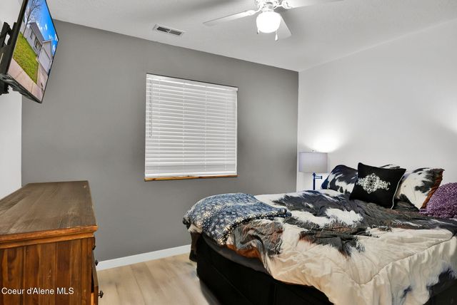 2878 E KNAPP CIR, Post Falls, ID 83854