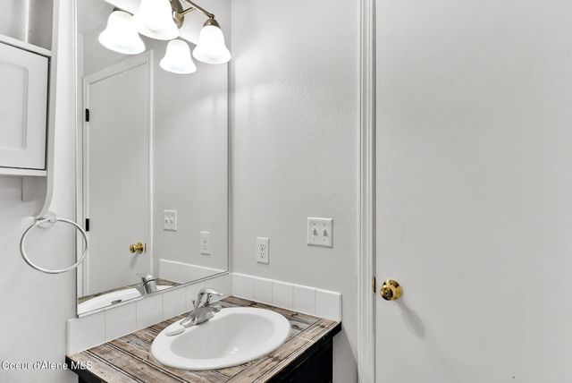 2878 E KNAPP CIR, Post Falls, ID 83854