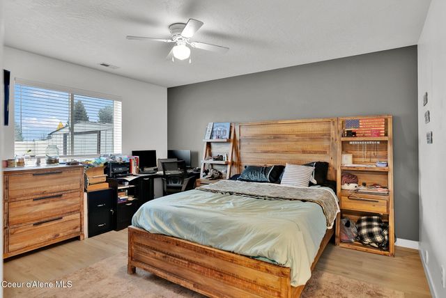 2878 E KNAPP CIR, Post Falls, ID 83854