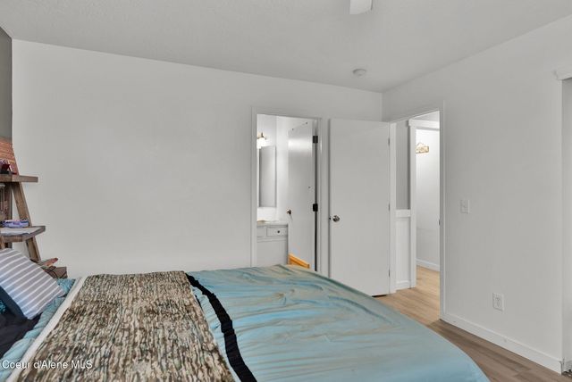 2878 E KNAPP CIR, Post Falls, ID 83854