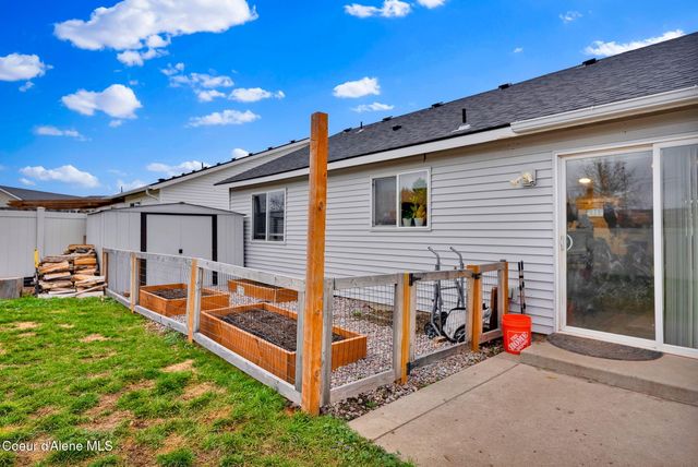 2878 E KNAPP CIR, Post Falls, ID 83854