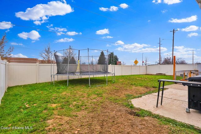 2878 E KNAPP CIR, Post Falls, ID 83854