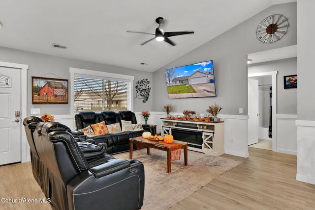 2878 E KNAPP CIR, Post Falls, ID 83854