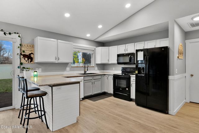 2878 E KNAPP CIR, Post Falls, ID 83854