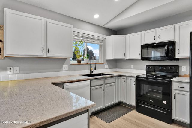 2878 E KNAPP CIR, Post Falls, ID 83854