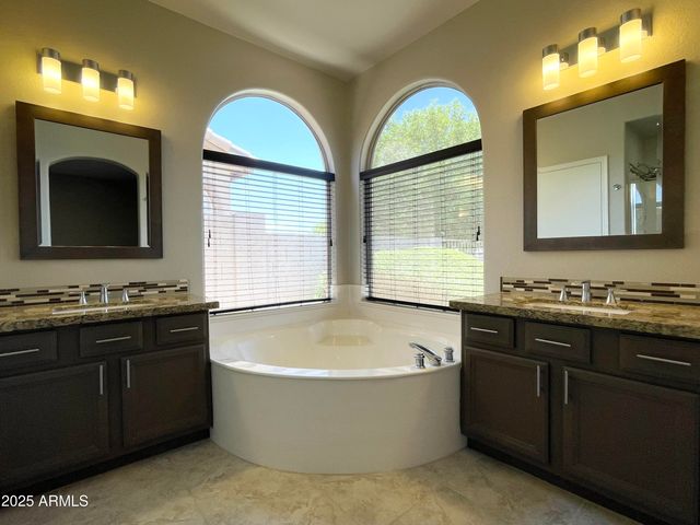 20390 N 54TH Avenue, Glendale, AZ 85308