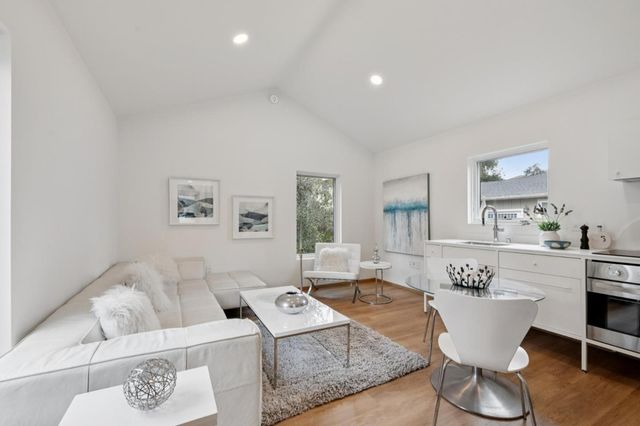 50 Los Altos Avenue, Los Altos, CA 94022