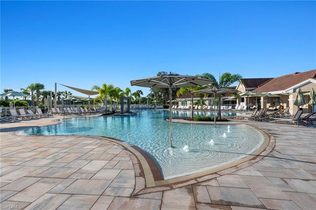 8458 Radcliffe TER 202, Naples, FL 34120