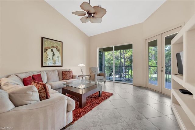 8458 Radcliffe TER 202, Naples, FL 34120