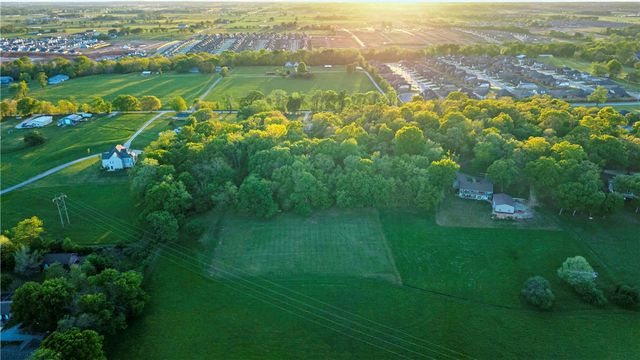 N RAINBOW FARM Road, Bentonville, AR 72713