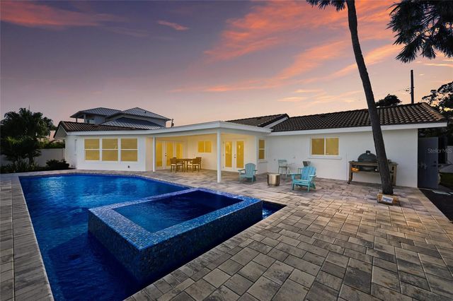 611 DUNDEE LANE, Holmes Beach, FL 34217