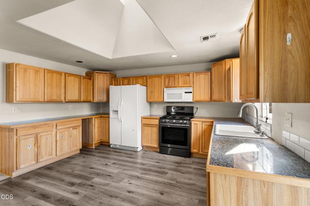 911 SW I Street, Grants Pass, OR 97526