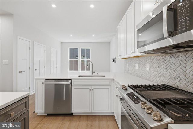 4322 ELLIPSE TER, Chantilly, VA 20151