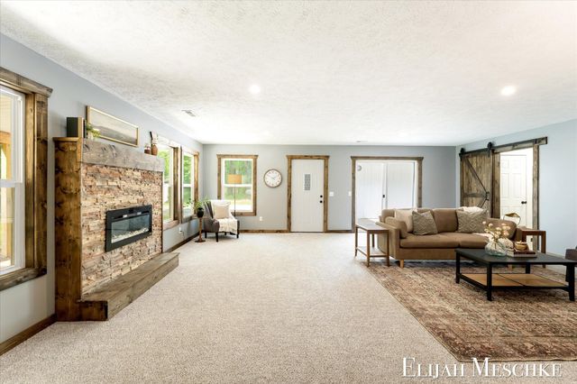 8938 Mackinaw Trail Drive, Howard City, MI 49329