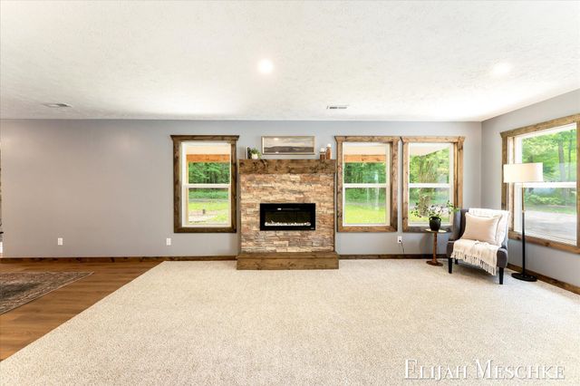 8938 Mackinaw Trail Drive, Howard City, MI 49329