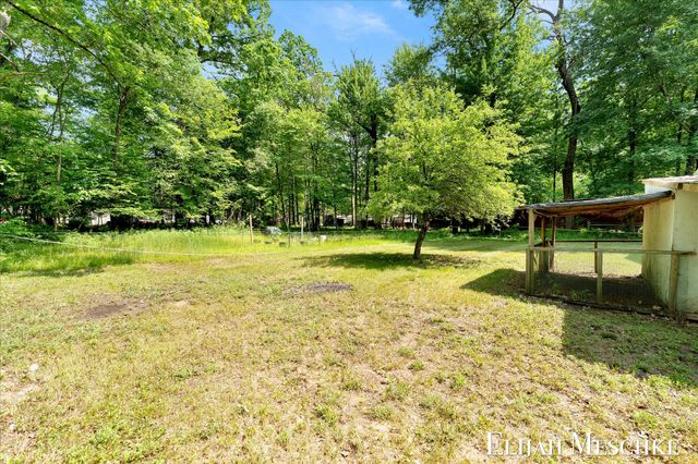 8938 Mackinaw Trail Drive, Howard City, MI 49329
