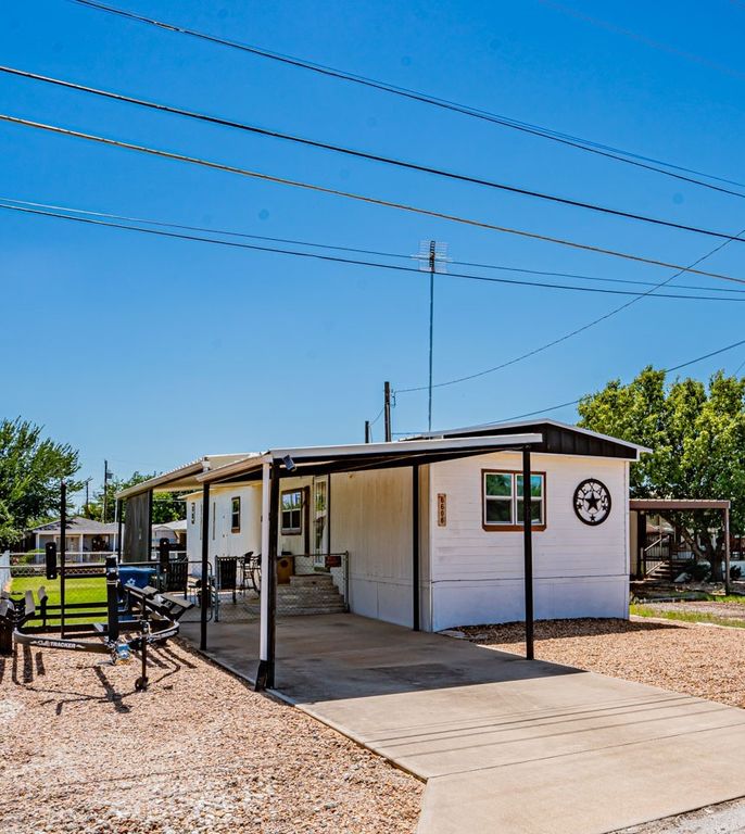 6606 Dayla Court, Granbury, TX 76049