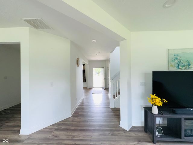 980 S Raylee Garden Drive, New Palestine, IN 46163