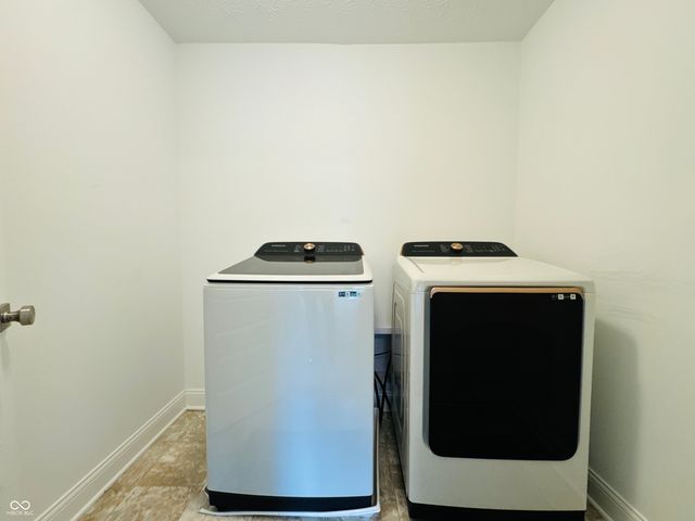 980 S Raylee Garden Drive, New Palestine, IN 46163