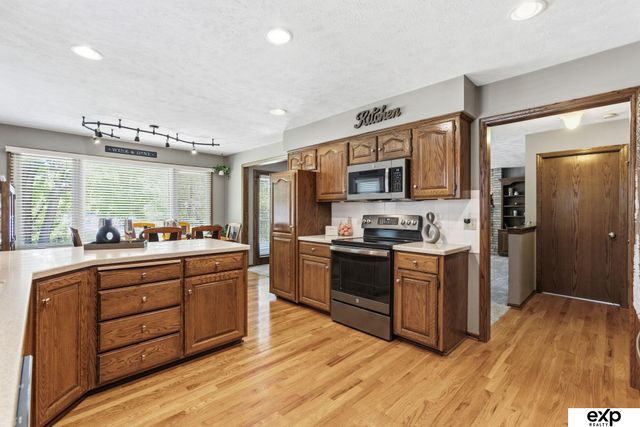 6311 S 157th Street, Omaha, NE 68135