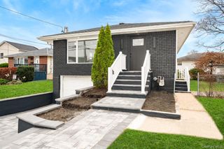 2874 Hempstead Lane, Wantagh, NY 11793