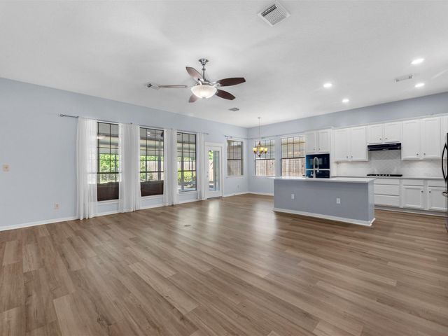 42 Silver Lute Place, The Woodlands, TX 77381