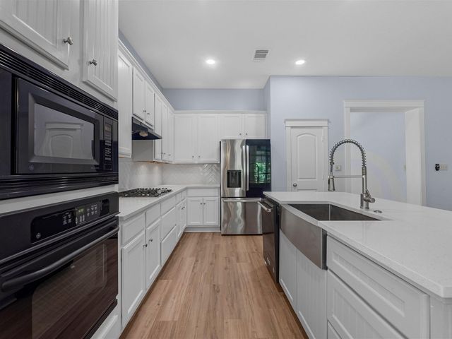 42 Silver Lute Place, The Woodlands, TX 77381