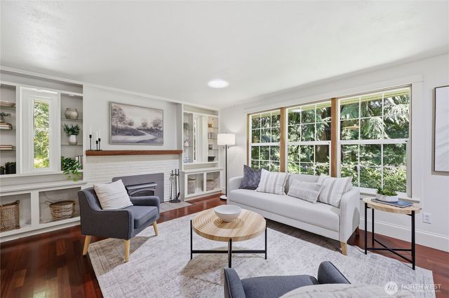 8883 NE Wardwell Road, Bainbridge Island, WA 98110