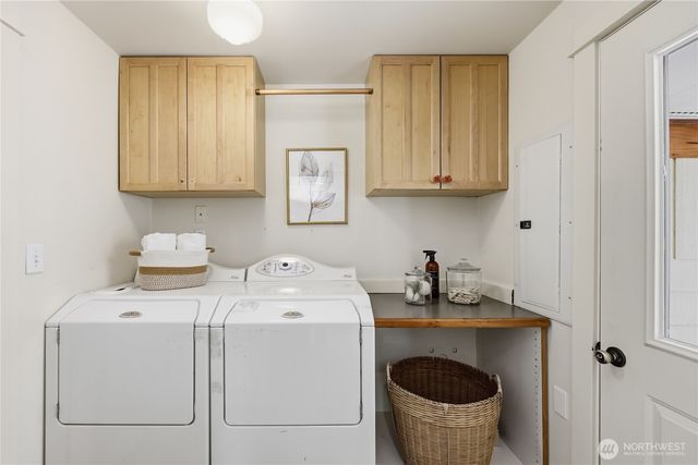 8883 NE Wardwell Road, Bainbridge Island, WA 98110