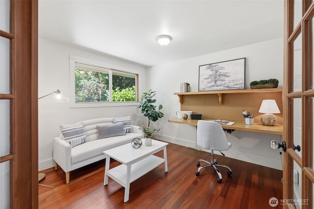 8883 NE Wardwell Road, Bainbridge Island, WA 98110