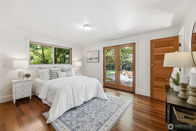 8883 NE Wardwell Road, Bainbridge Island, WA 98110