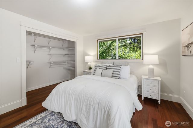8883 NE Wardwell Road, Bainbridge Island, WA 98110