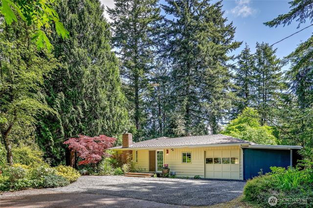 8883 NE Wardwell Road, Bainbridge Island, WA 98110