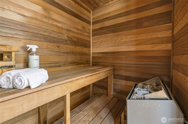 8883 NE Wardwell Road, Bainbridge Island, WA 98110