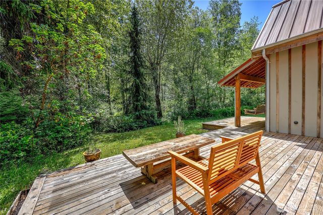 8883 NE Wardwell Road, Bainbridge Island, WA 98110