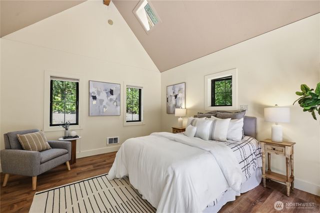 8883 NE Wardwell Road, Bainbridge Island, WA 98110